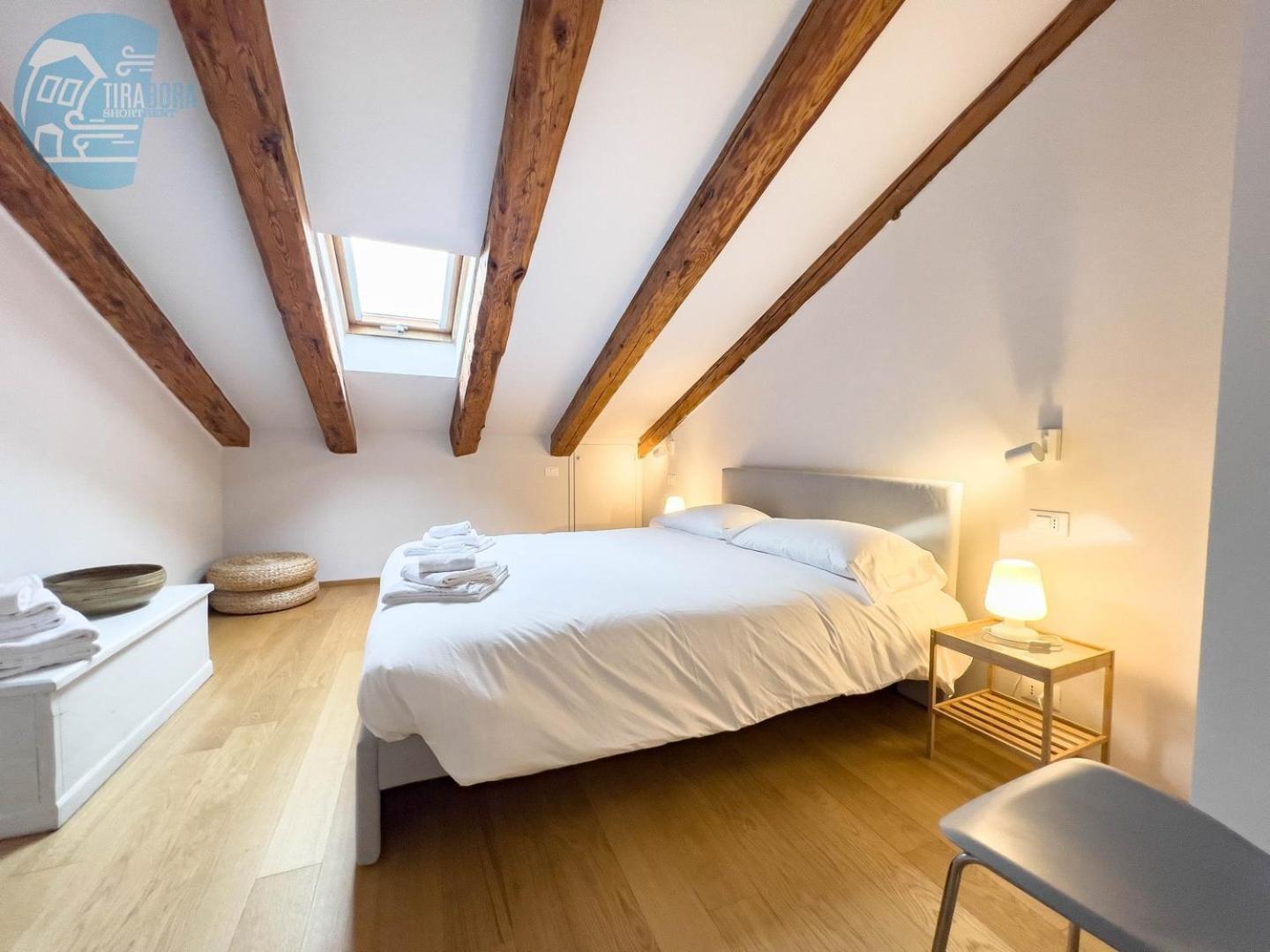 Mazzini 9 Tirabora Short Rent Apartment Trieste Bagian luar foto