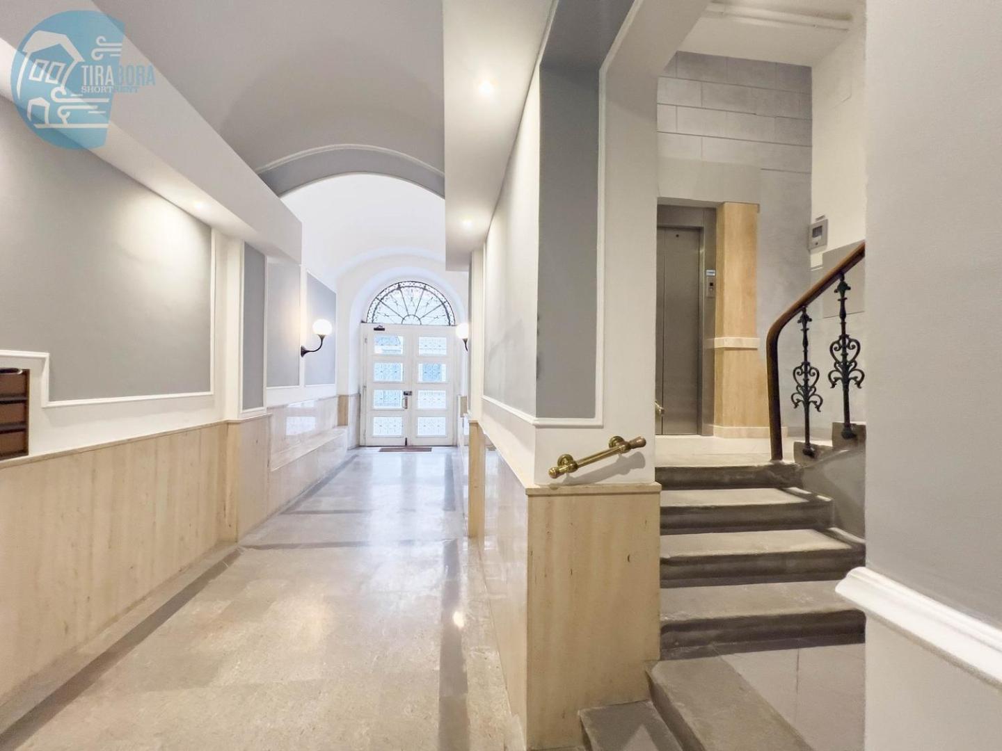 Mazzini 9 Tirabora Short Rent Apartment Trieste Bagian luar foto