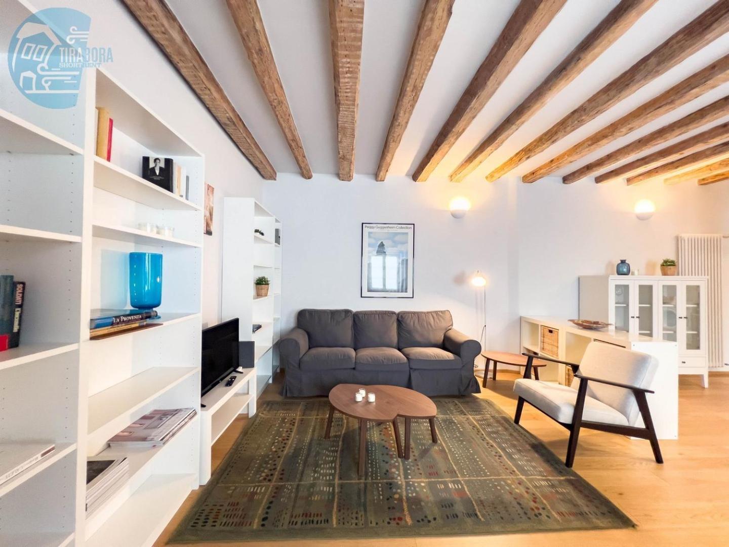 Mazzini 9 Tirabora Short Rent Apartment Trieste Bagian luar foto