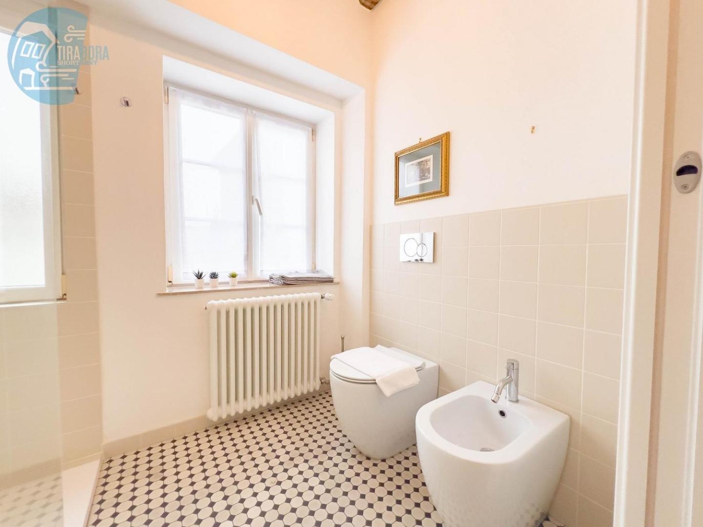 Mazzini 9 Tirabora Short Rent Apartment Trieste Bagian luar foto